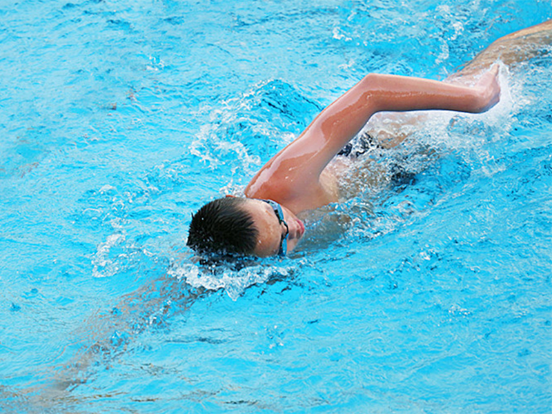 游泳池需要檢測哪些水質(zhì)項(xiàng)目(泳池水質(zhì)檢測標(biāo)準(zhǔn)是多少)